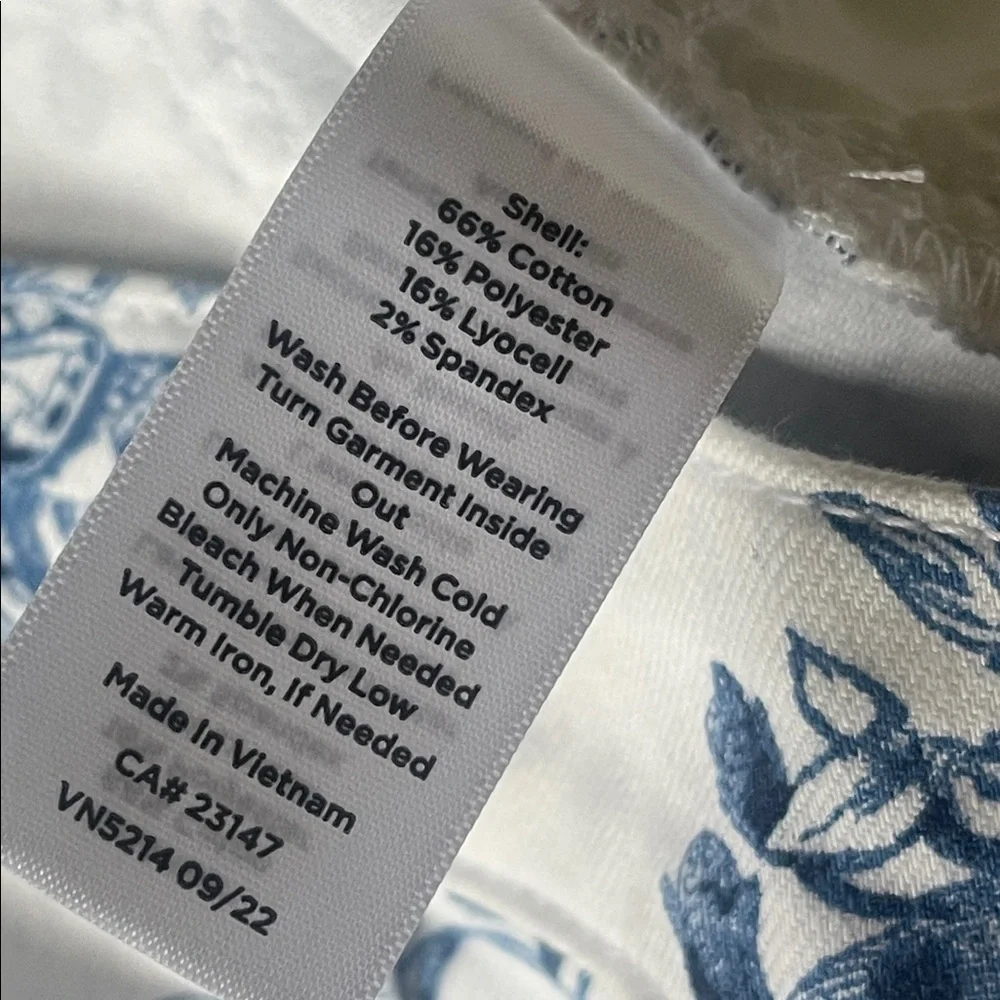 Talbot’s Slimming Ankle Jean Blue& White Butterfly Toile Print Size 14 - Picture 12 of 14